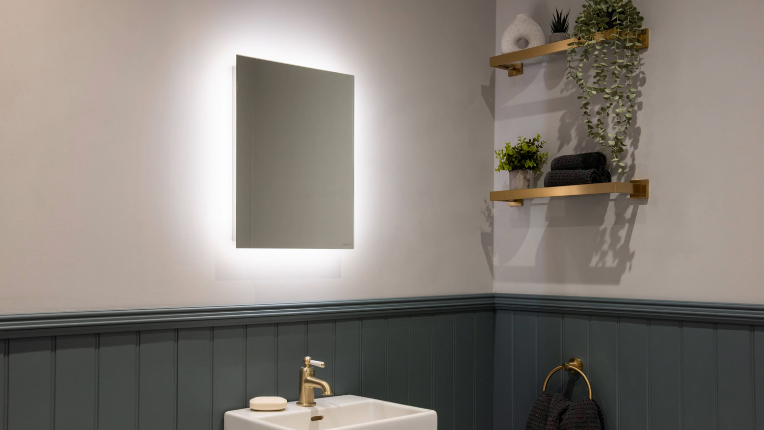 Advantages of Lithium-Ion Battery Mirror Technology